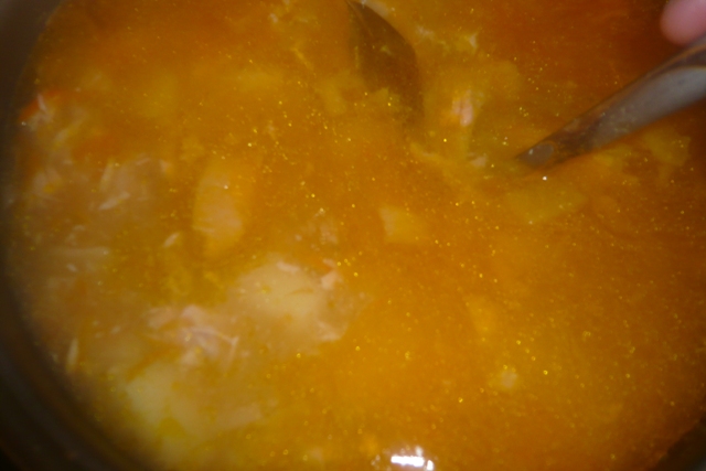 Рыбный суп из сёмги в мультиварке Redmond