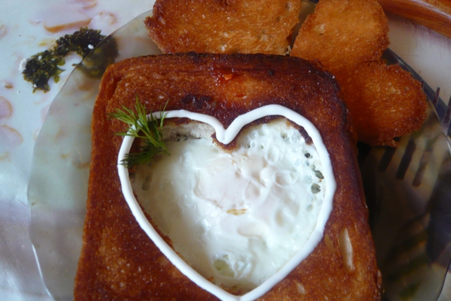 "Бутерброд с яйцом" – Рецепт для мультиварки. Фото на сайте multipovara.ru