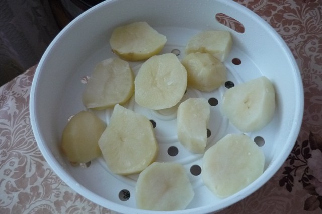 Картофель на пару в мультиварке. Фото рецепта сайта multipovara.ru