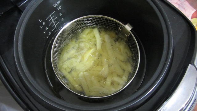 Хрустящая картошка фри с сыром в мультиварке