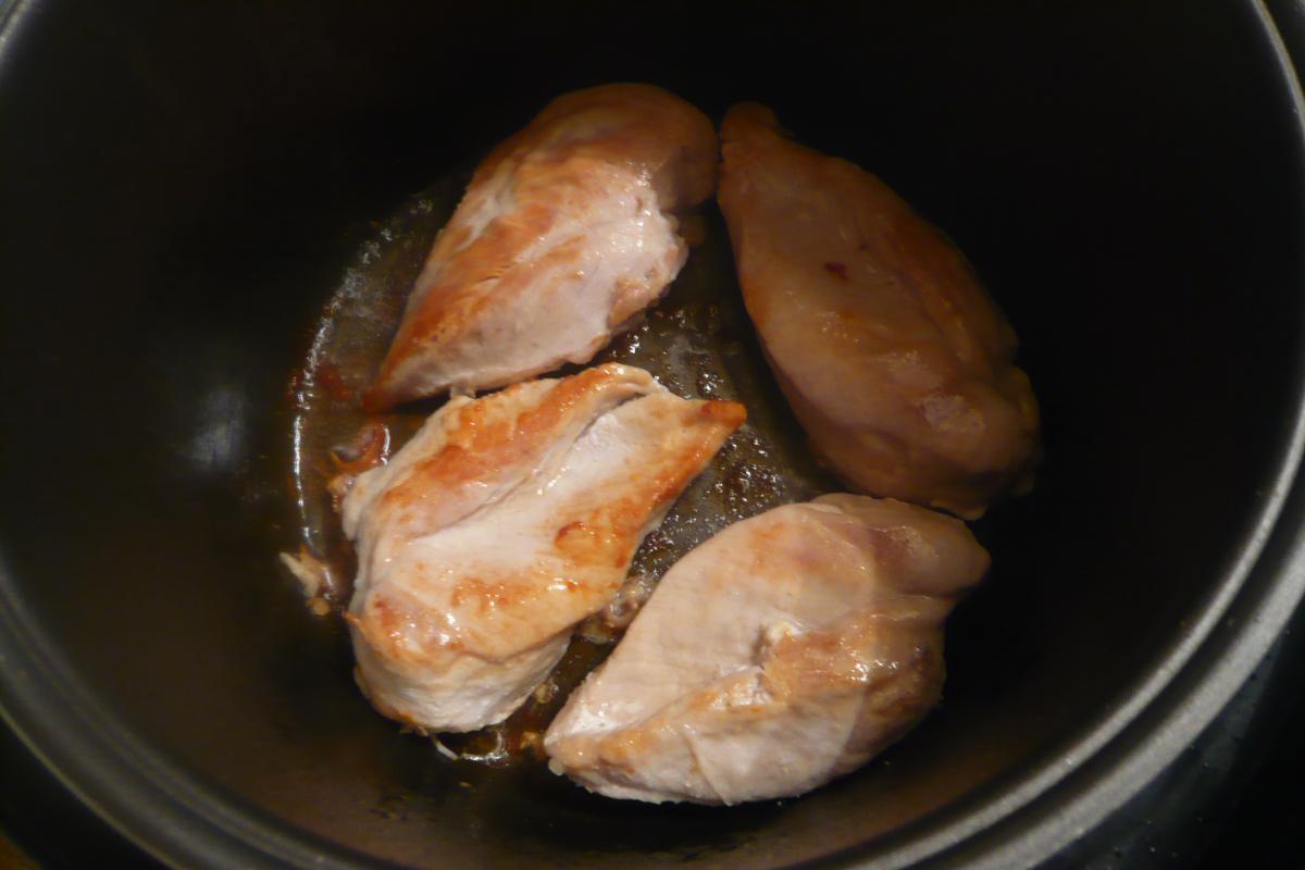 Фото рецепта для мультиварки: "Филе кур с яблоками и черносливом"