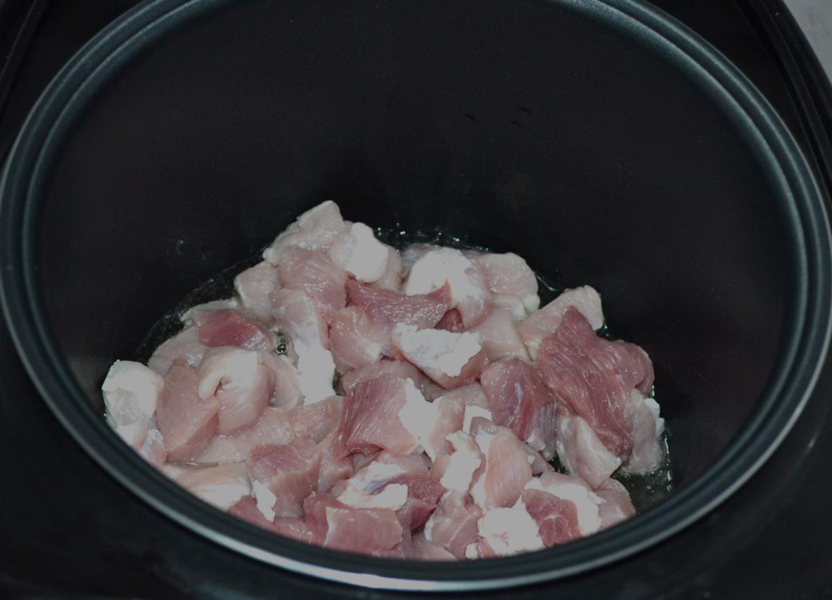 Мясо в мультиварке фото рецепта - Картошка с мясом и помидорами в мультиварке