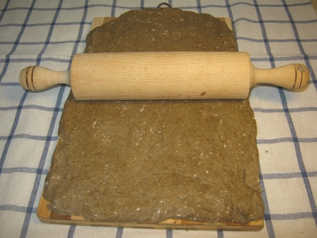 Ржаной хлеб с брынзой и маслинами в мультиварке_Приготовление