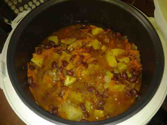 Фото рецепта: "Овощное рагу с картофелем и фасолью" в мультиварке