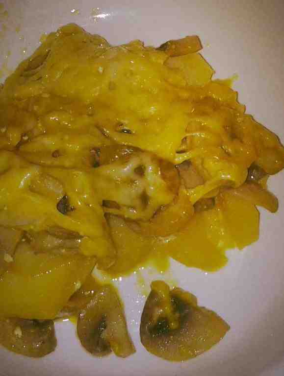 Фото рецепта "Картошка с грибами, запечённая под сыром в мультиварке"