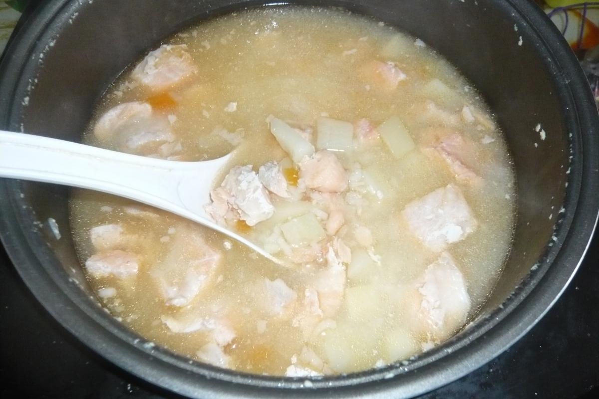 "Суп рыбный из сёмги с рисом" в мультиварке
