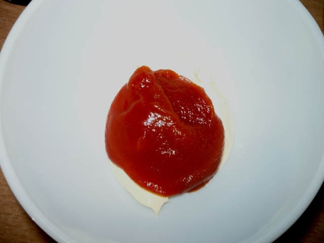 Пельмени в сметано-томатном соусе из мультиварки